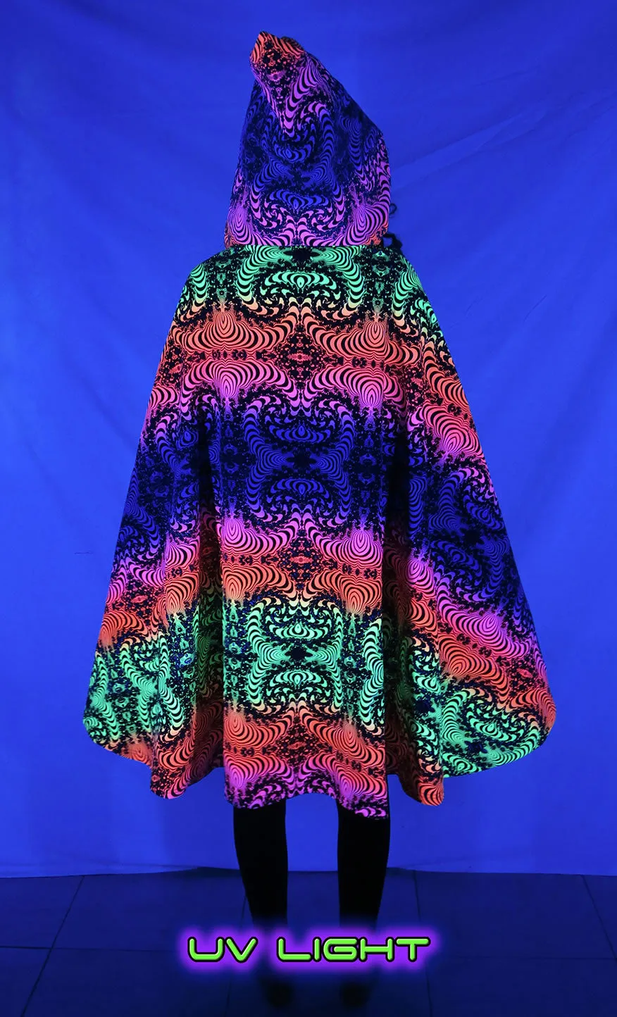 Hooded Cape : Rainbow Fractal