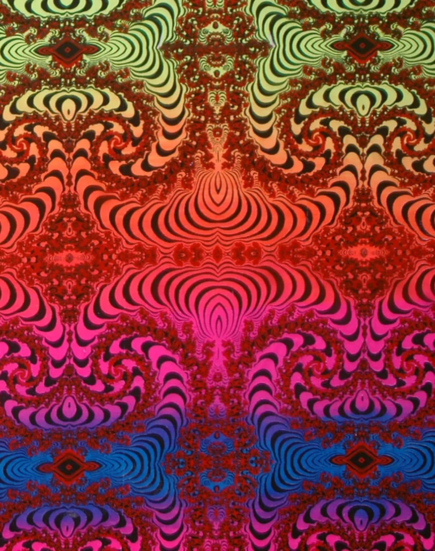 Hooded Cape : Rainbow Fractal
