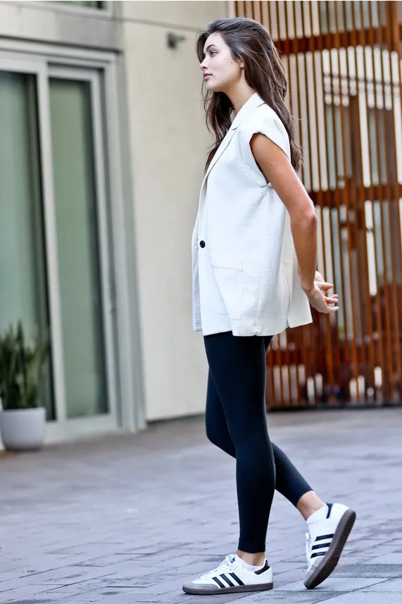 Naomi - Sleeveless Thermal Blazer - Cream
